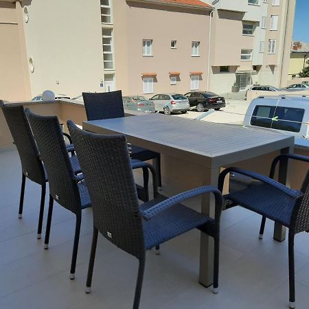Apartments Edo Новаля Екстер'єр фото