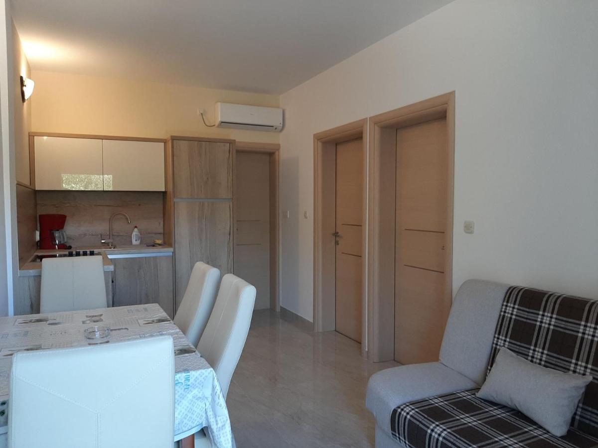 Apartments Edo Новаля Екстер'єр фото