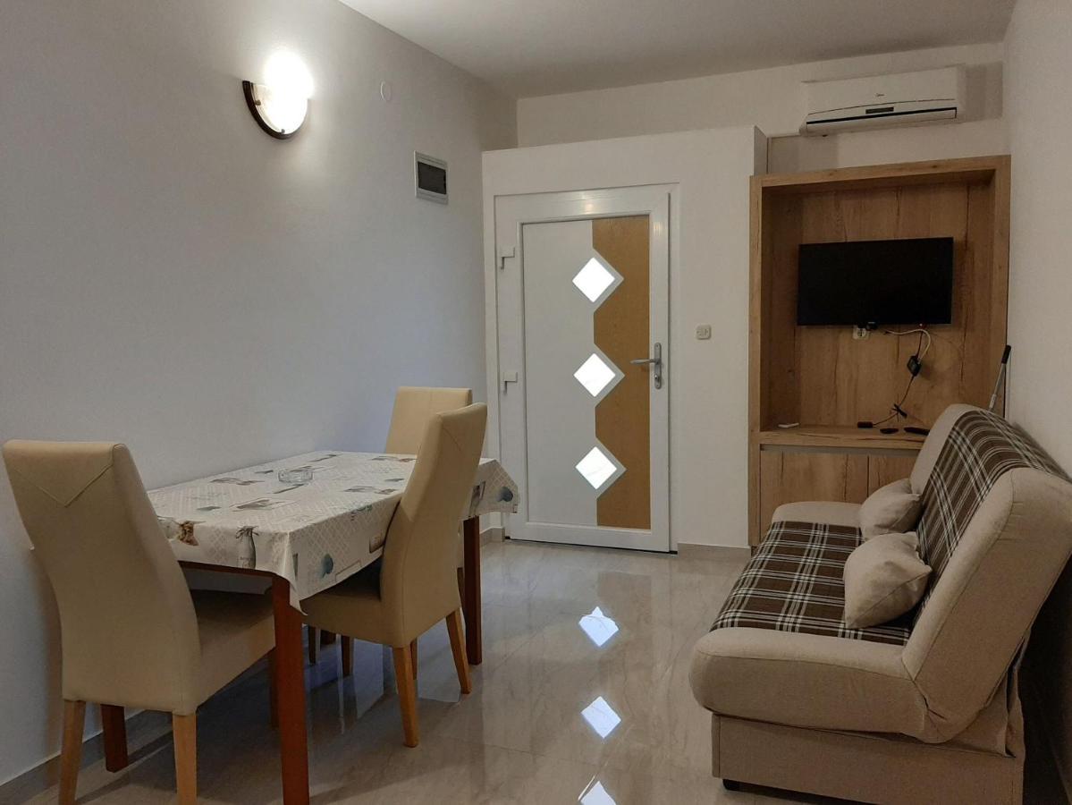 Apartments Edo Новаля Екстер'єр фото