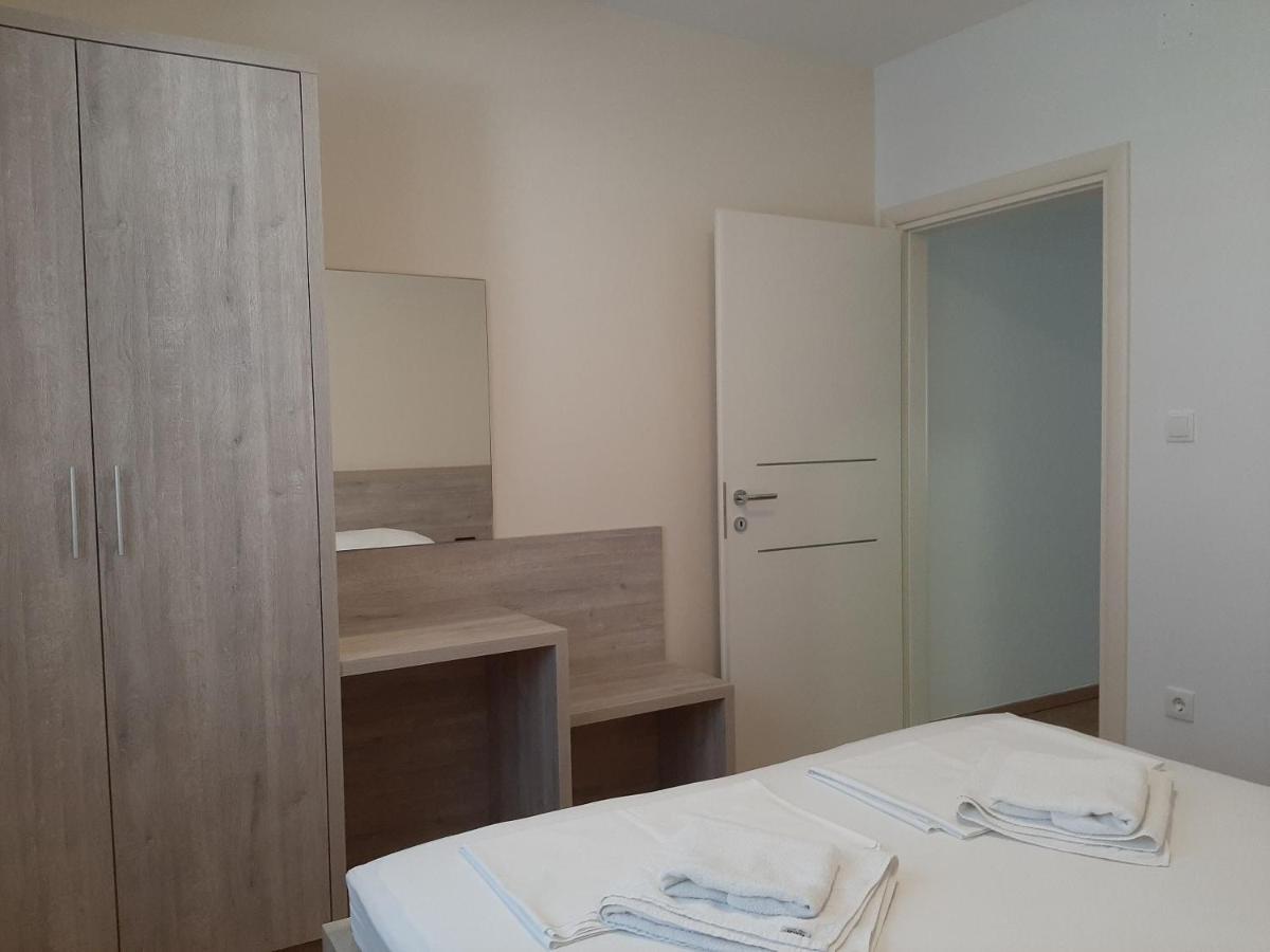 Apartments Edo Новаля Екстер'єр фото