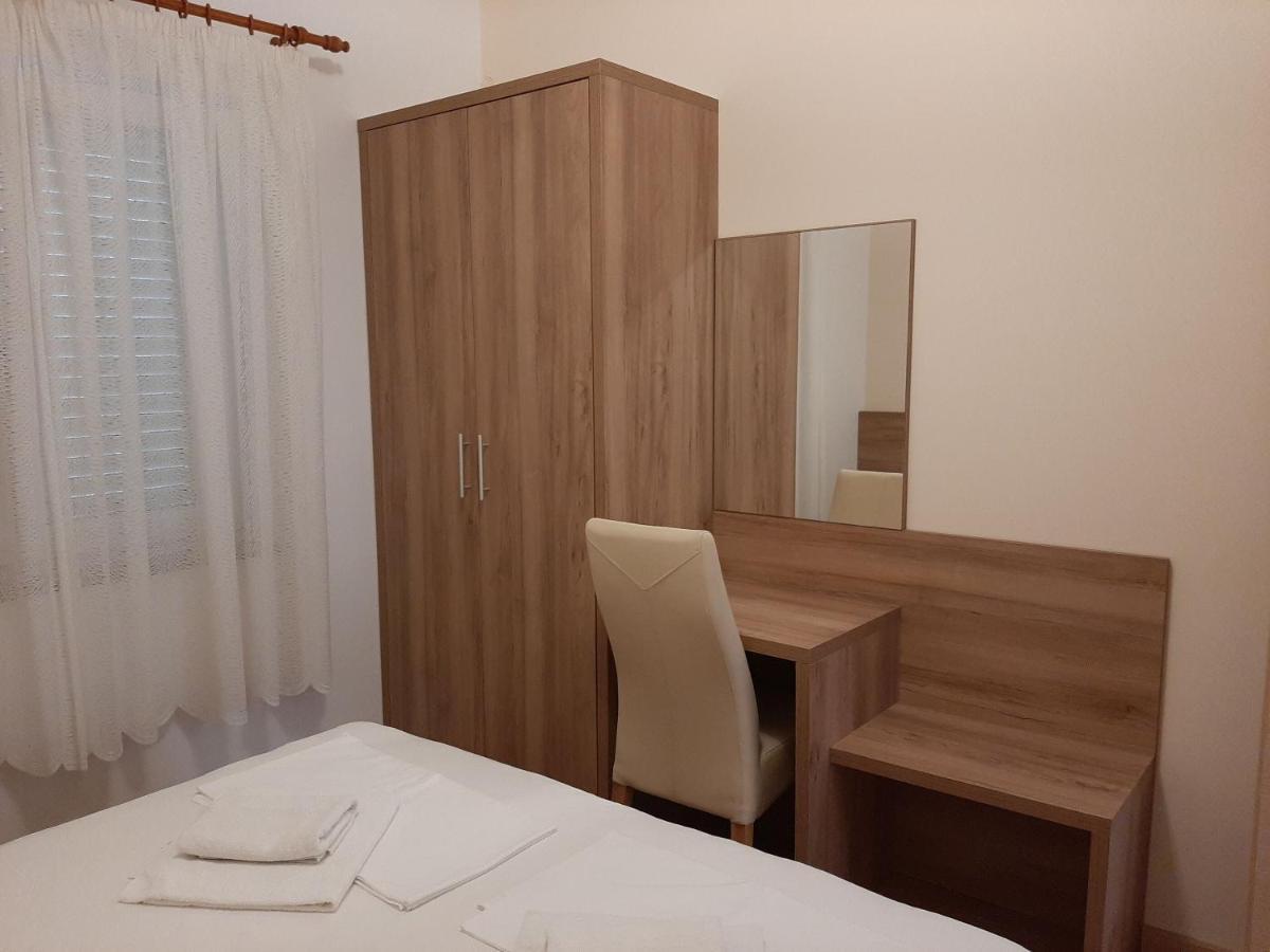 Apartments Edo Новаля Екстер'єр фото