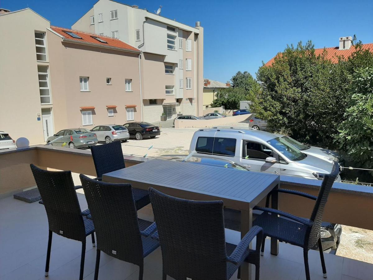 Apartments Edo Новаля Екстер'єр фото
