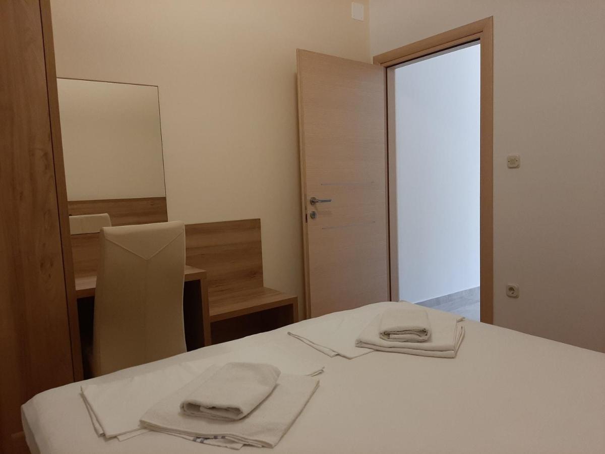 Apartments Edo Новаля Екстер'єр фото