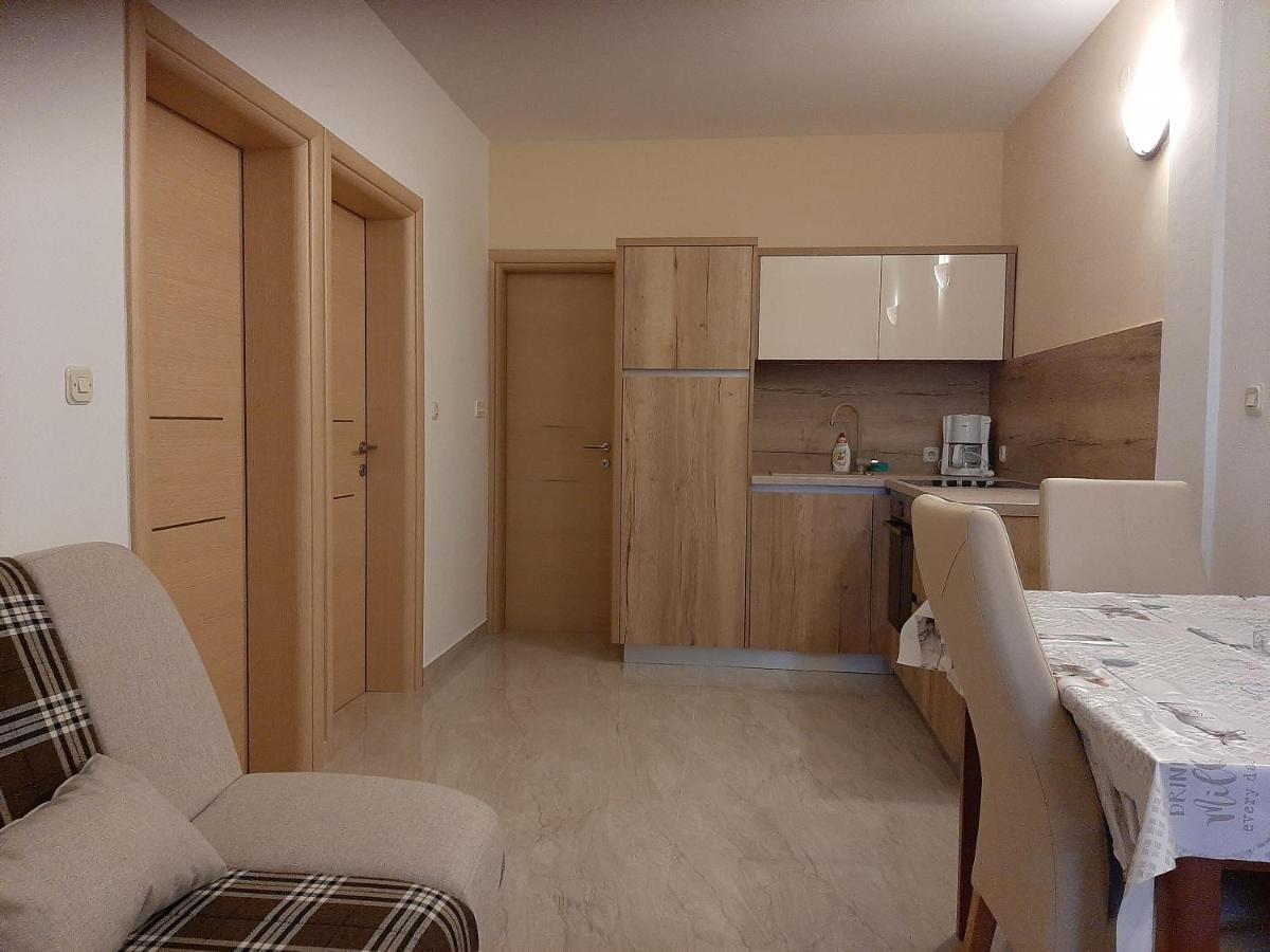 Apartments Edo Новаля Екстер'єр фото