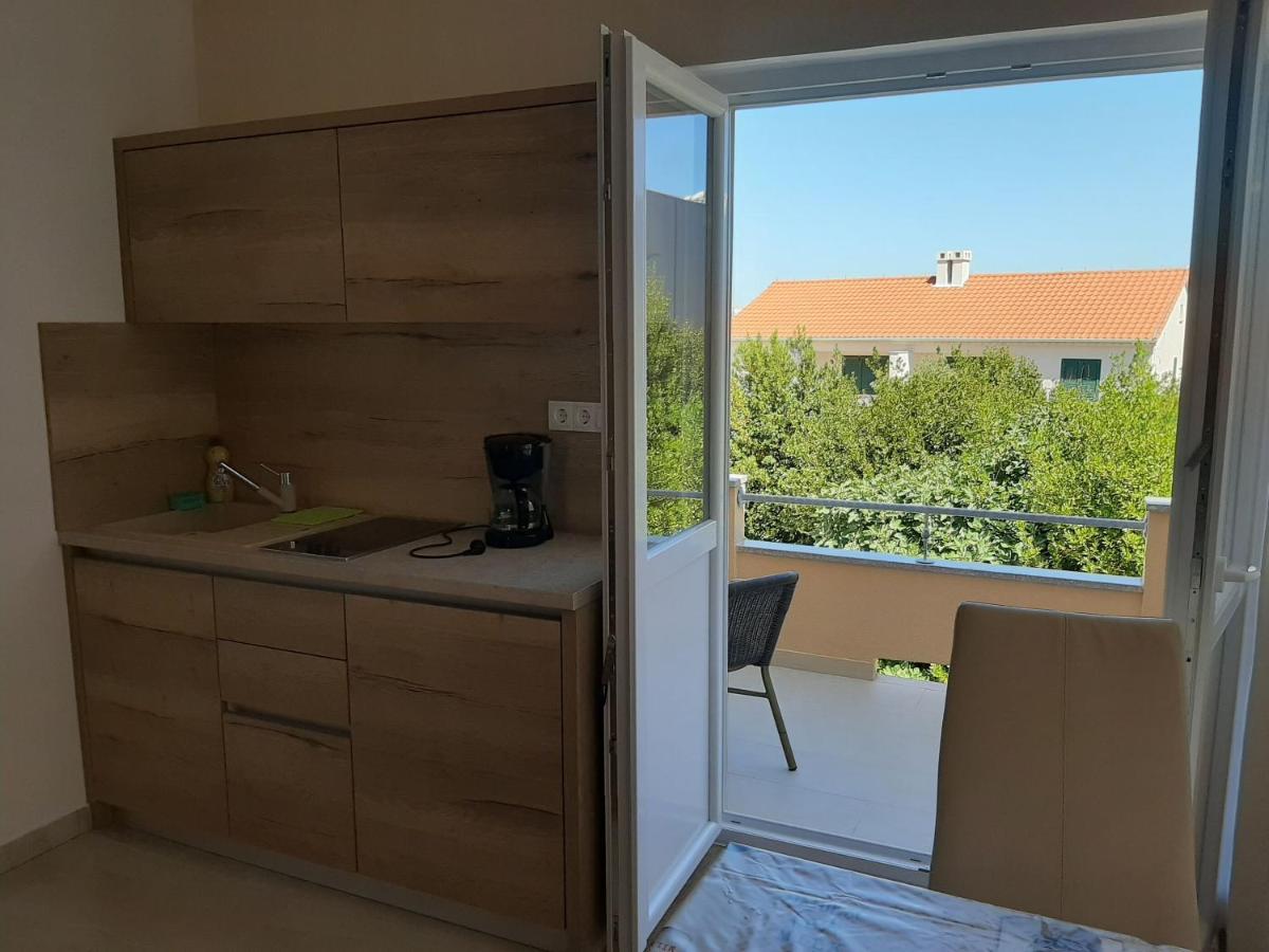 Apartments Edo Новаля Екстер'єр фото