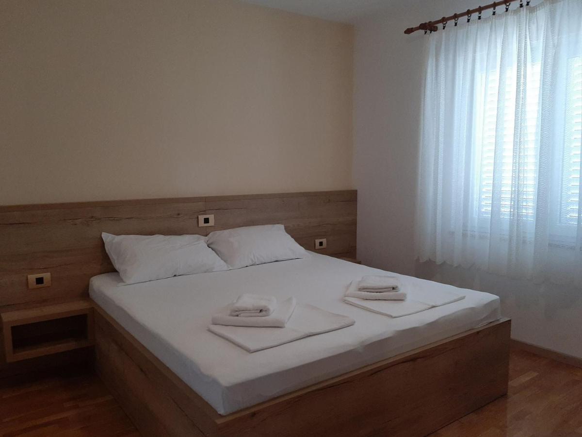 Apartments Edo Новаля Екстер'єр фото